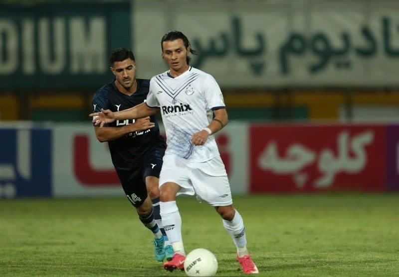 عکس اکبر ایمانی بازیکن تراکتور