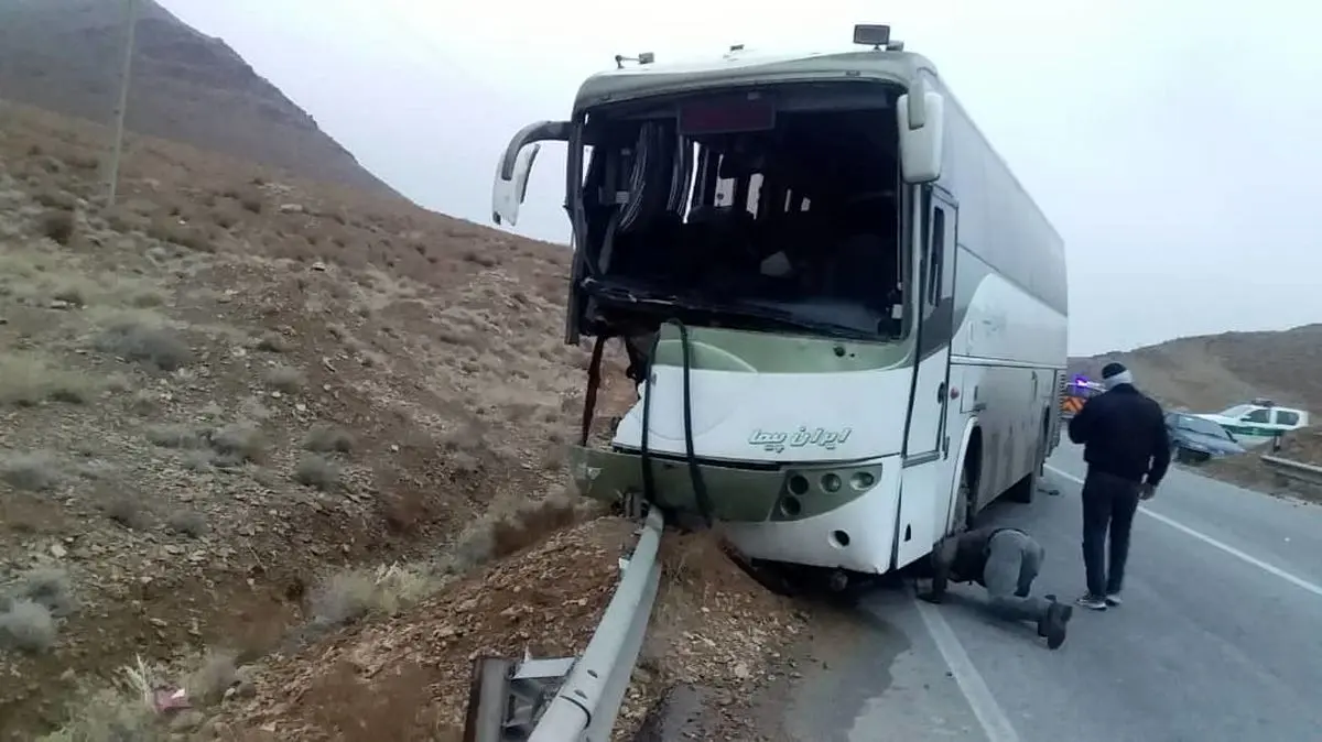 واژگونی اتوبوس در جاده سرچم اردبیل| ۱۶ نفر مصدوم و راهی بیمارستان شدند