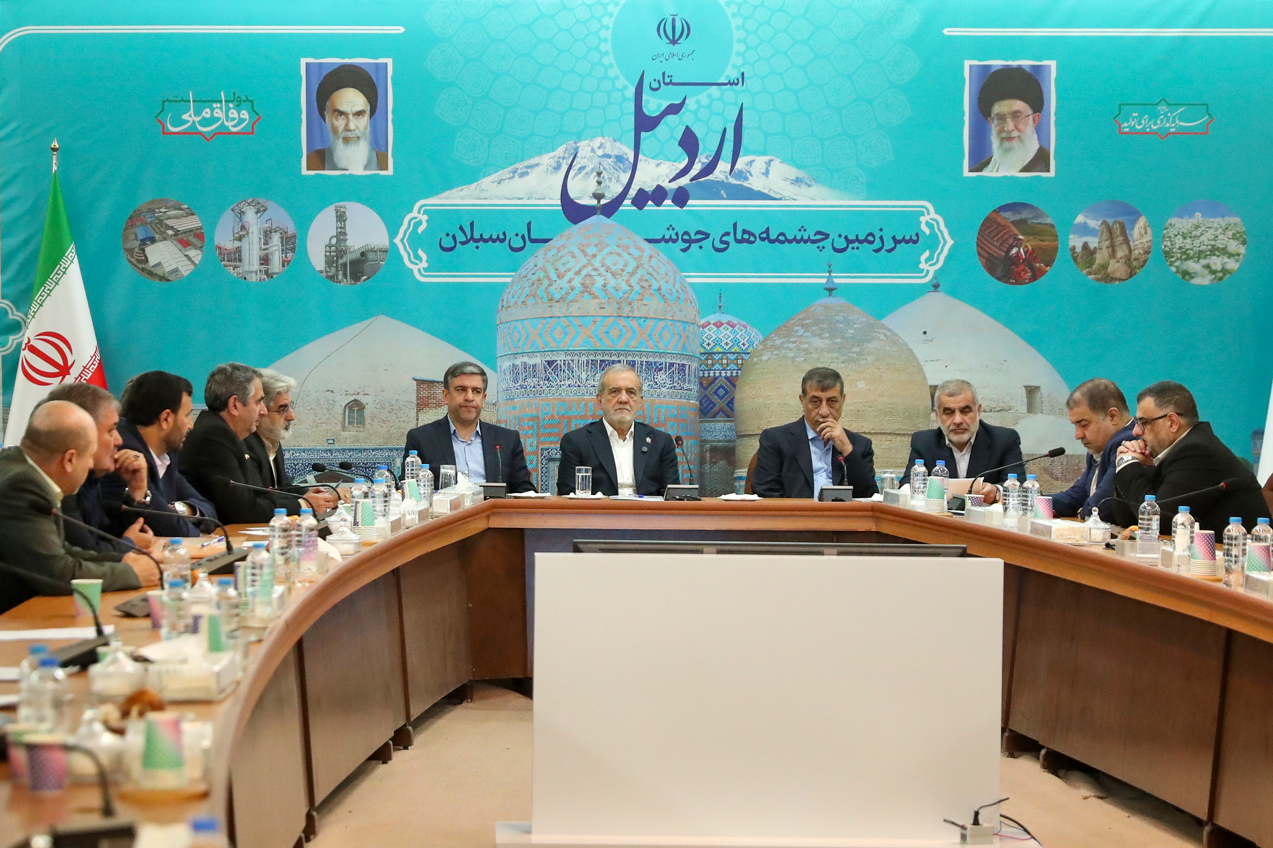 امضای تفاهم‌نامه سرمایه‌گذاری احداث گلخانه‌ای 346 هکتاری در پارس آباد با حضور رئیس جمهور