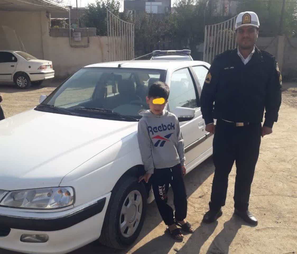 توقیف خودرو پژو پارس به رانندگی کودک ۸ ساله در جاده پارس آبادمغان!