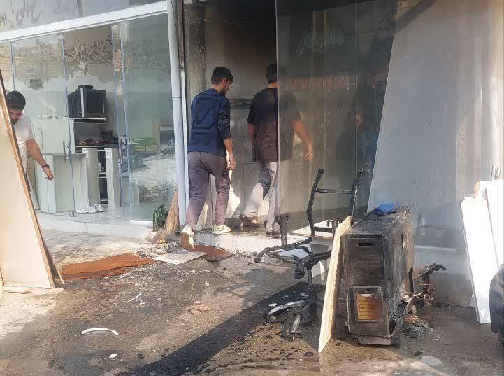 آتشسوزی یک مغازه کابینت سازی در پارس آبادمغان + فیلم