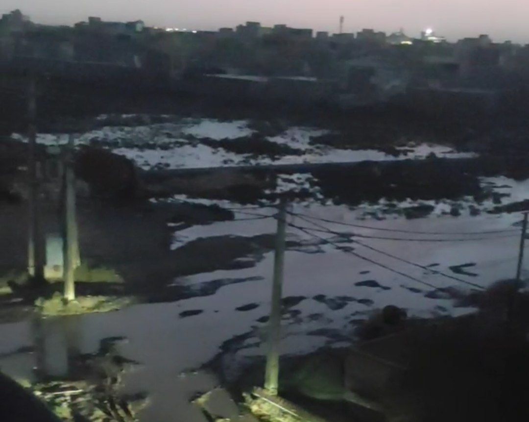 پشت کارخانه پنبه پارس آباد در محاصره آب + فیلم