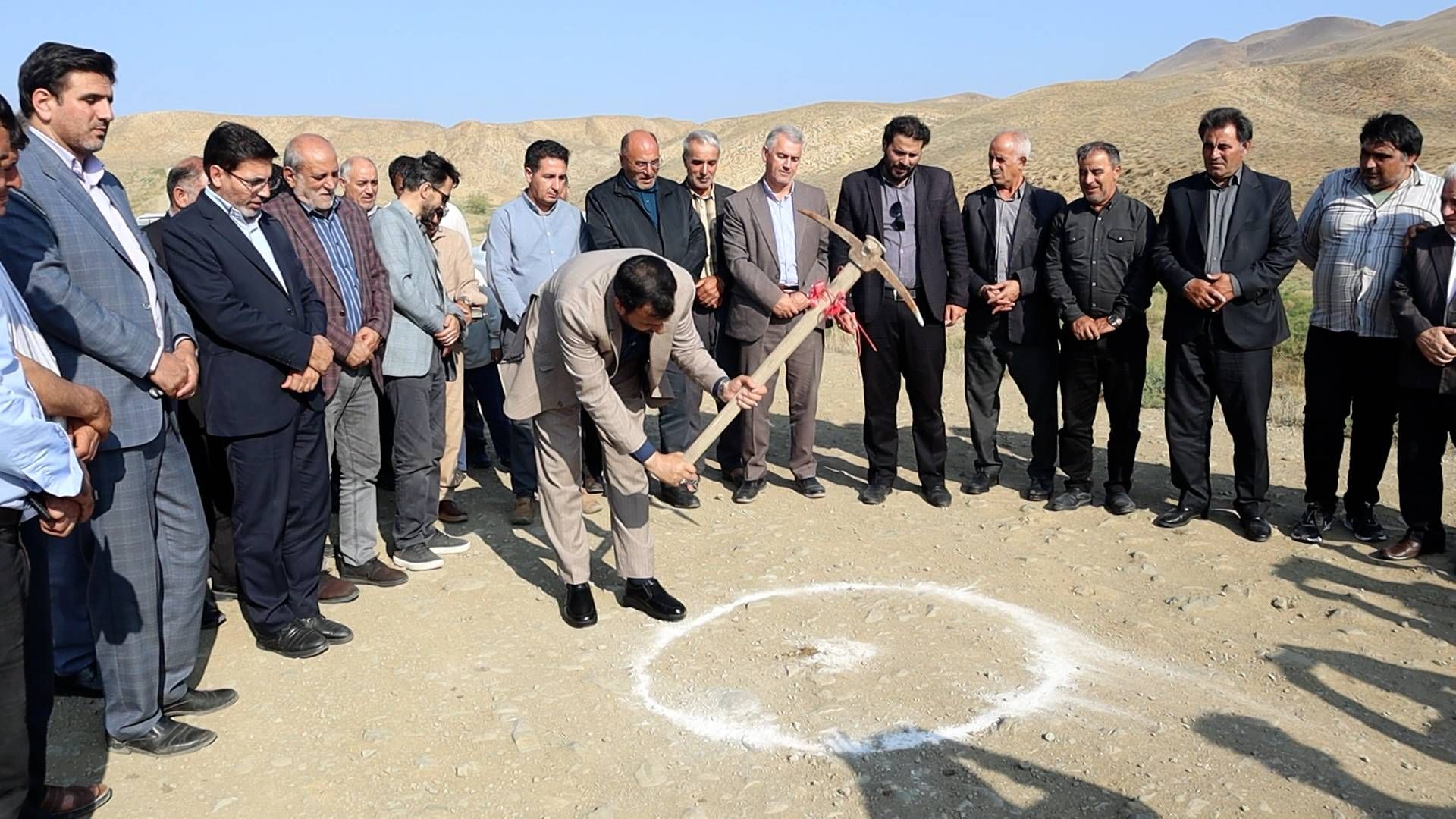 هدیه روز عشایر به اهالی خرسلو؛ کلنگ‌زنی جاده ۱۵ کیلومتری «چنار – شورگل» با مطالبه‌گری مردم