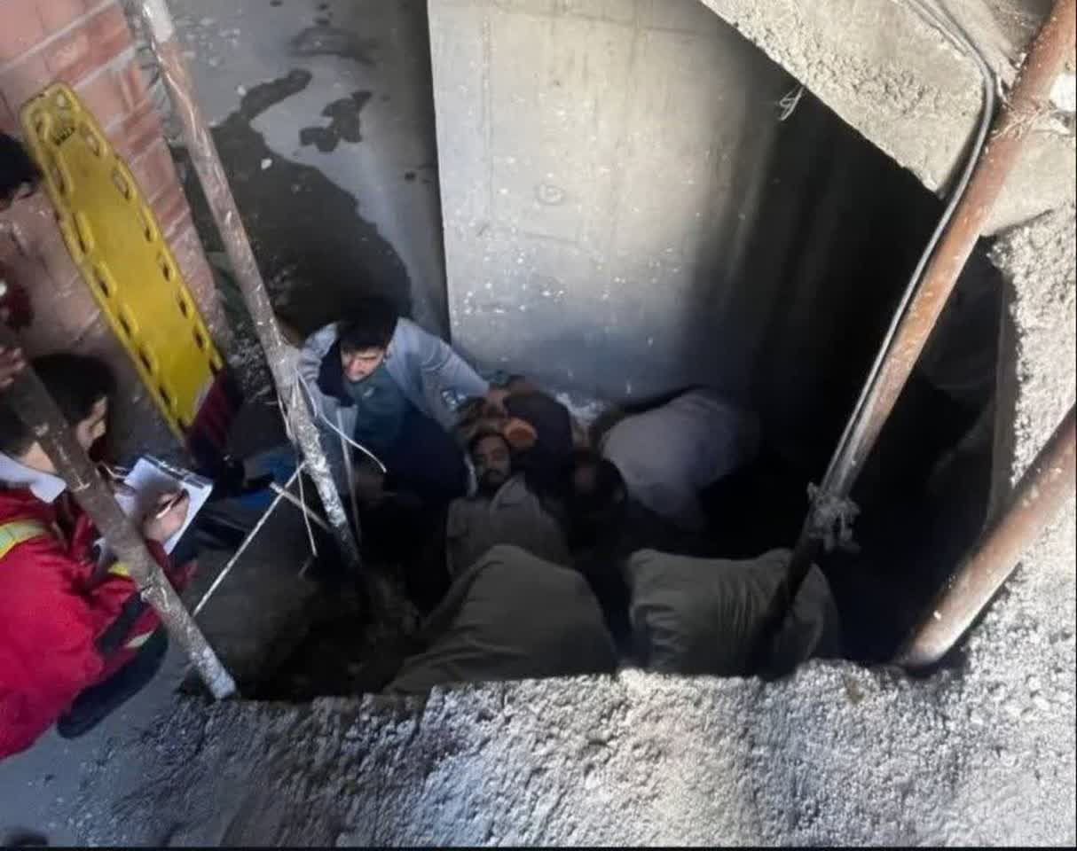 حادثه تلخ و نفس گیر در اردبیل؛ نجات معجزه‌آسای کارگر پس از سقوط به چاهک آسانسور و فرو رفتن میلگرد در بدن